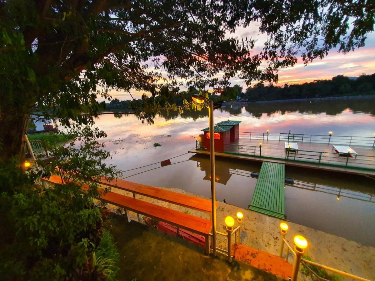 Golden Dragon Kanchanaburi Hotel Kültér fotó