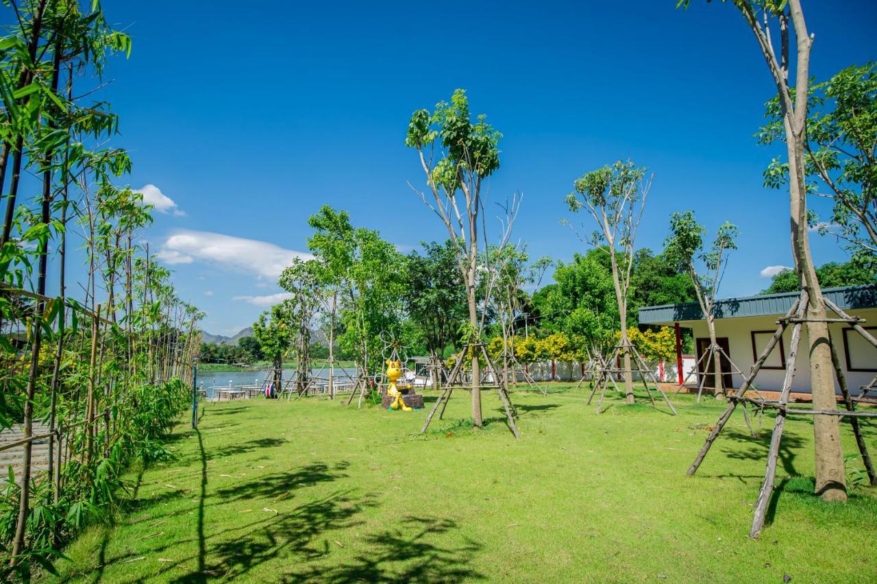 Golden Dragon Kanchanaburi Hotel Kültér fotó