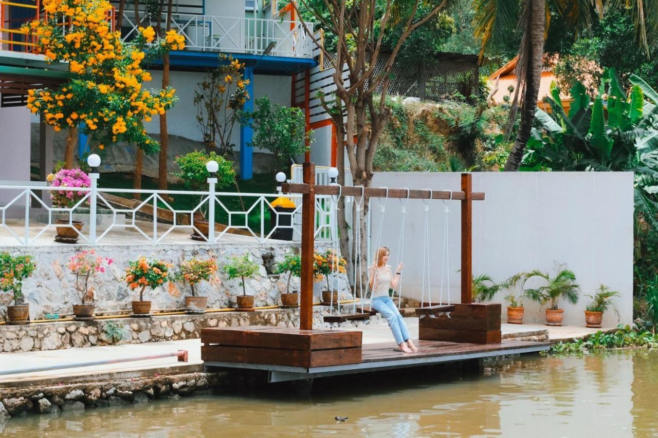 Golden Dragon Kanchanaburi Hotel Kültér fotó